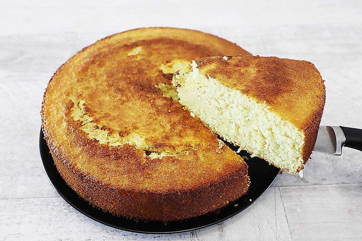 Очень вкусный и воздушный манник на кефире в духовке