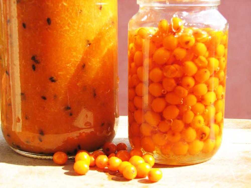 Польза и вред облепихового сока с сахаром и без, как его приготовить