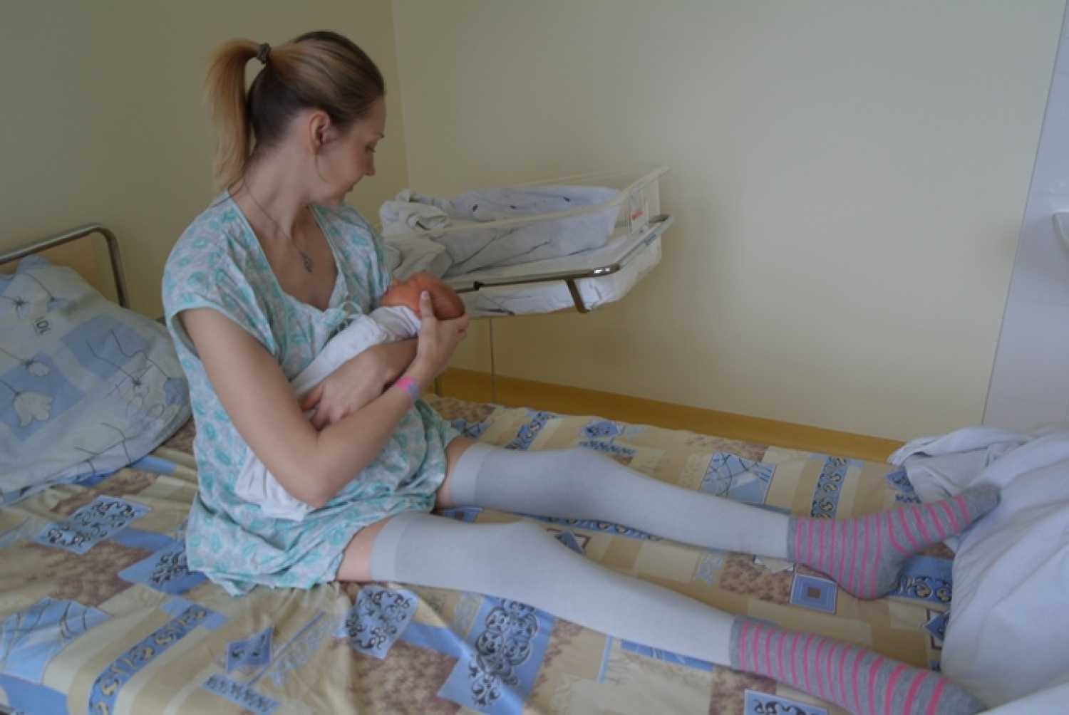 Роды детей в больнице. Областной перинатальный центр Екатеринбург. Роды в перинатальном центре.