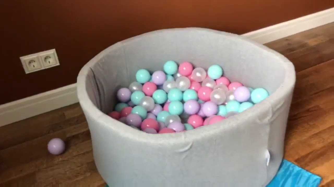 Игры с водяными бомбочками-капитошками