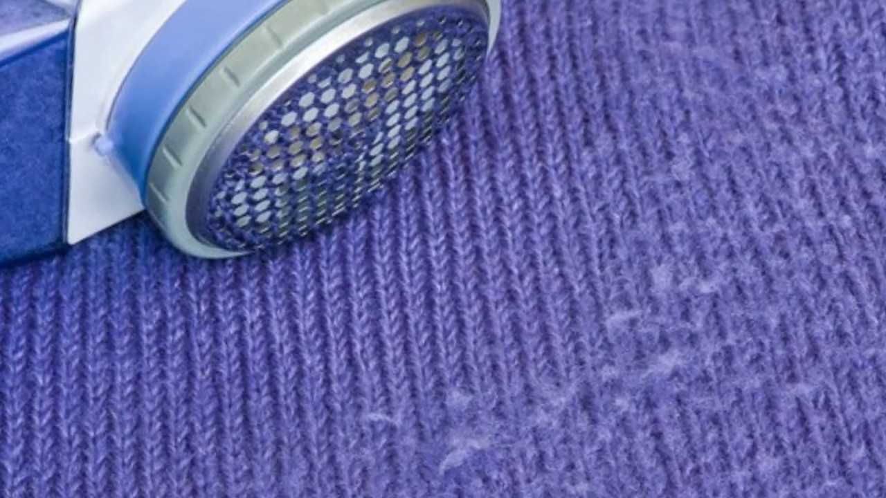 Как избавиться от катышек на одежде: чем можно убрать катышки с одежды в домашних условиях